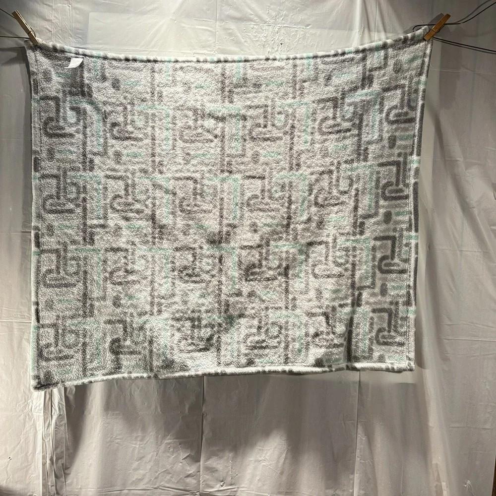 Luvable Friends Gray White Green Baby Blanket 30